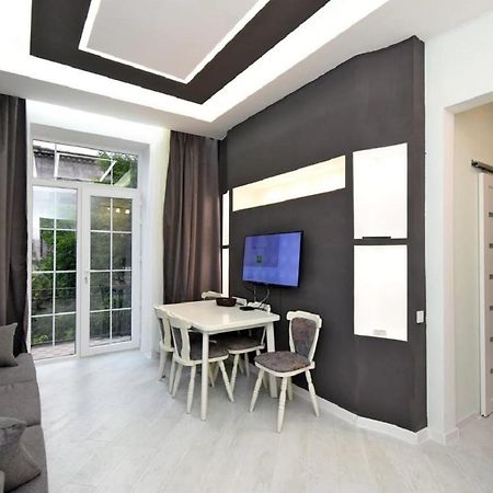 The Best Apartments In The Center Ереван Екстериор снимка