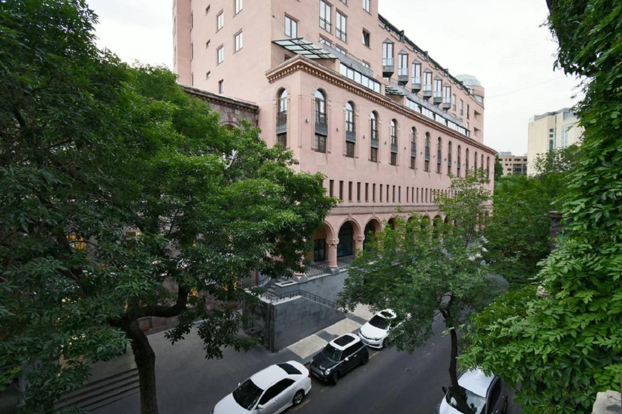 The Best Apartments In The Center Ереван Екстериор снимка